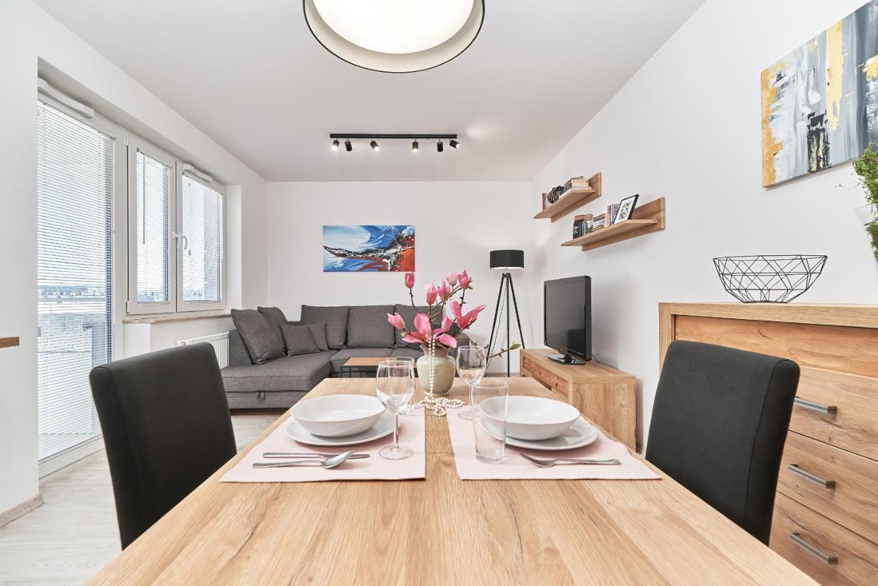 Exclusive Apartments Teczowa With Underground Parking By Noclegi Renters Wrocław Buitenkant foto