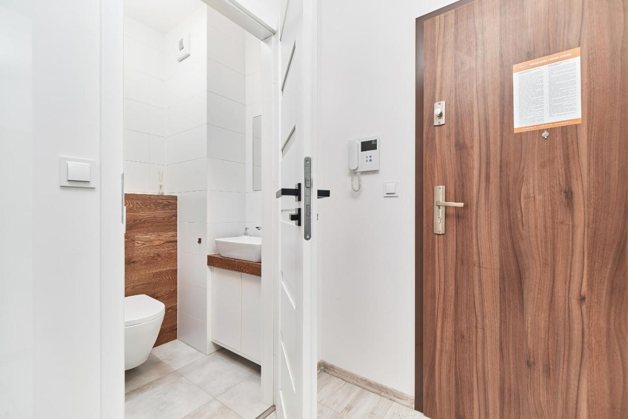 Exclusive Apartments Teczowa With Underground Parking By Noclegi Renters Wrocław Buitenkant foto