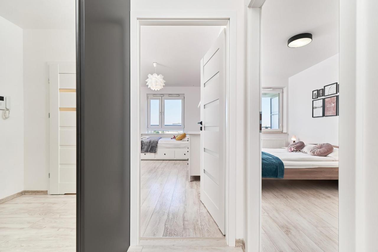 Exclusive Apartments Teczowa With Underground Parking By Noclegi Renters Wrocław Buitenkant foto