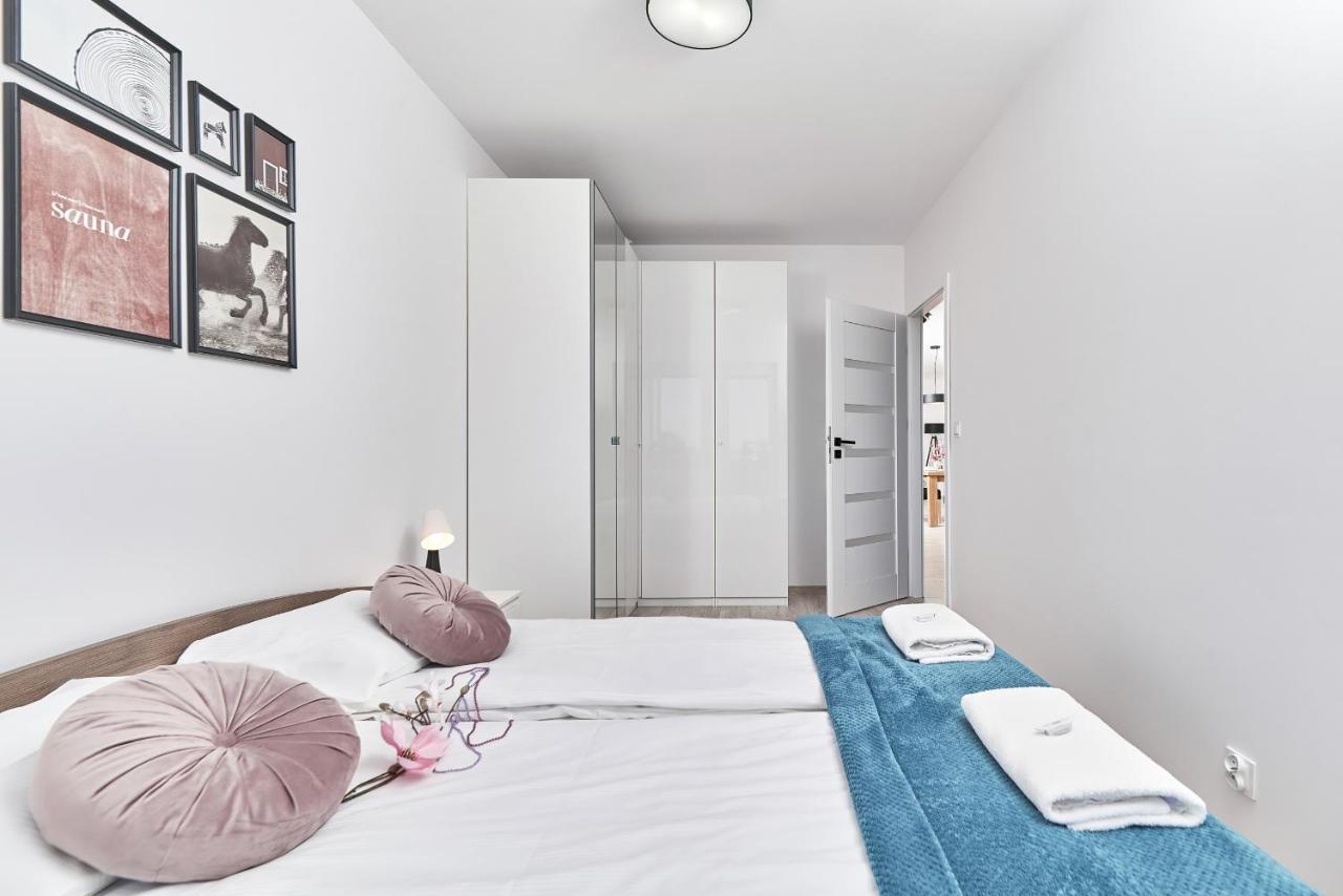 Exclusive Apartments Teczowa With Underground Parking By Noclegi Renters Wrocław Buitenkant foto