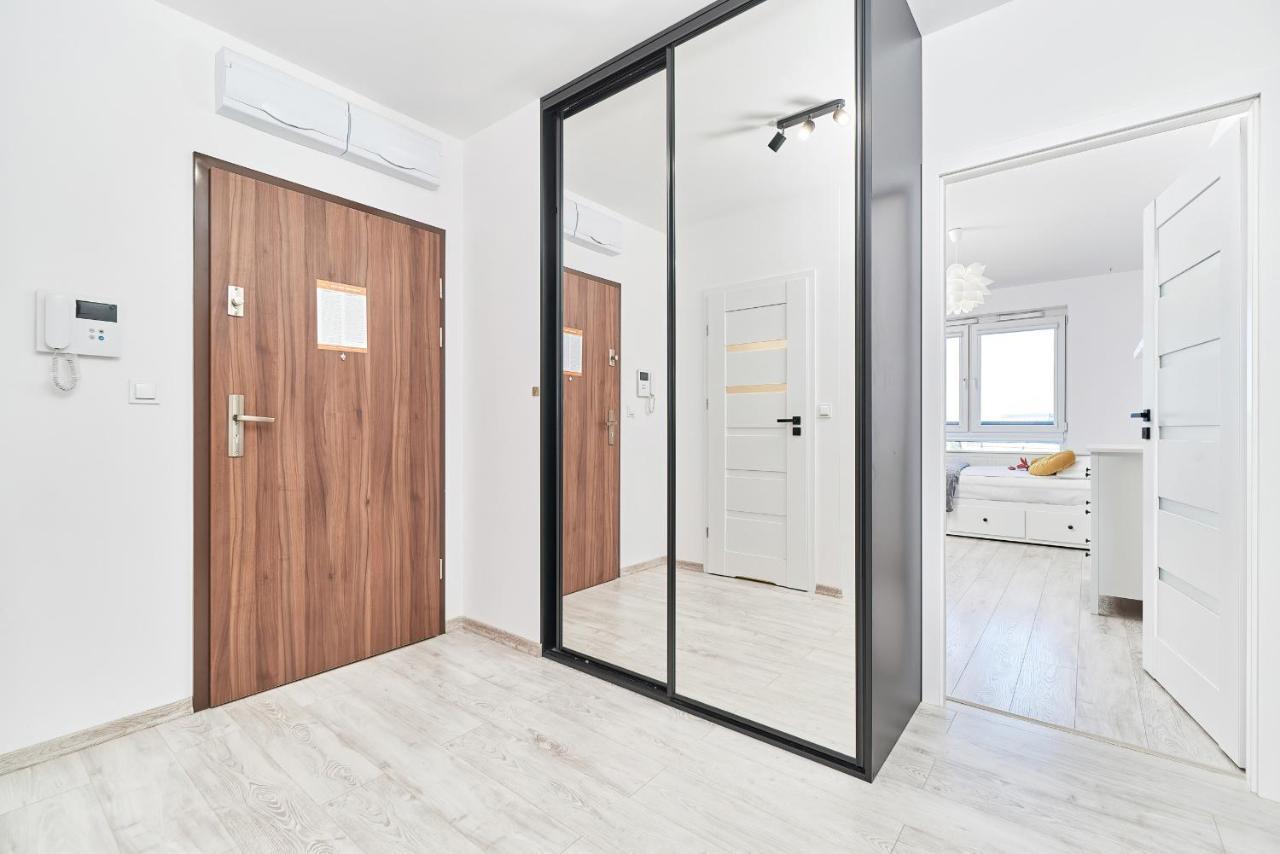 Exclusive Apartments Teczowa With Underground Parking By Noclegi Renters Wrocław Buitenkant foto