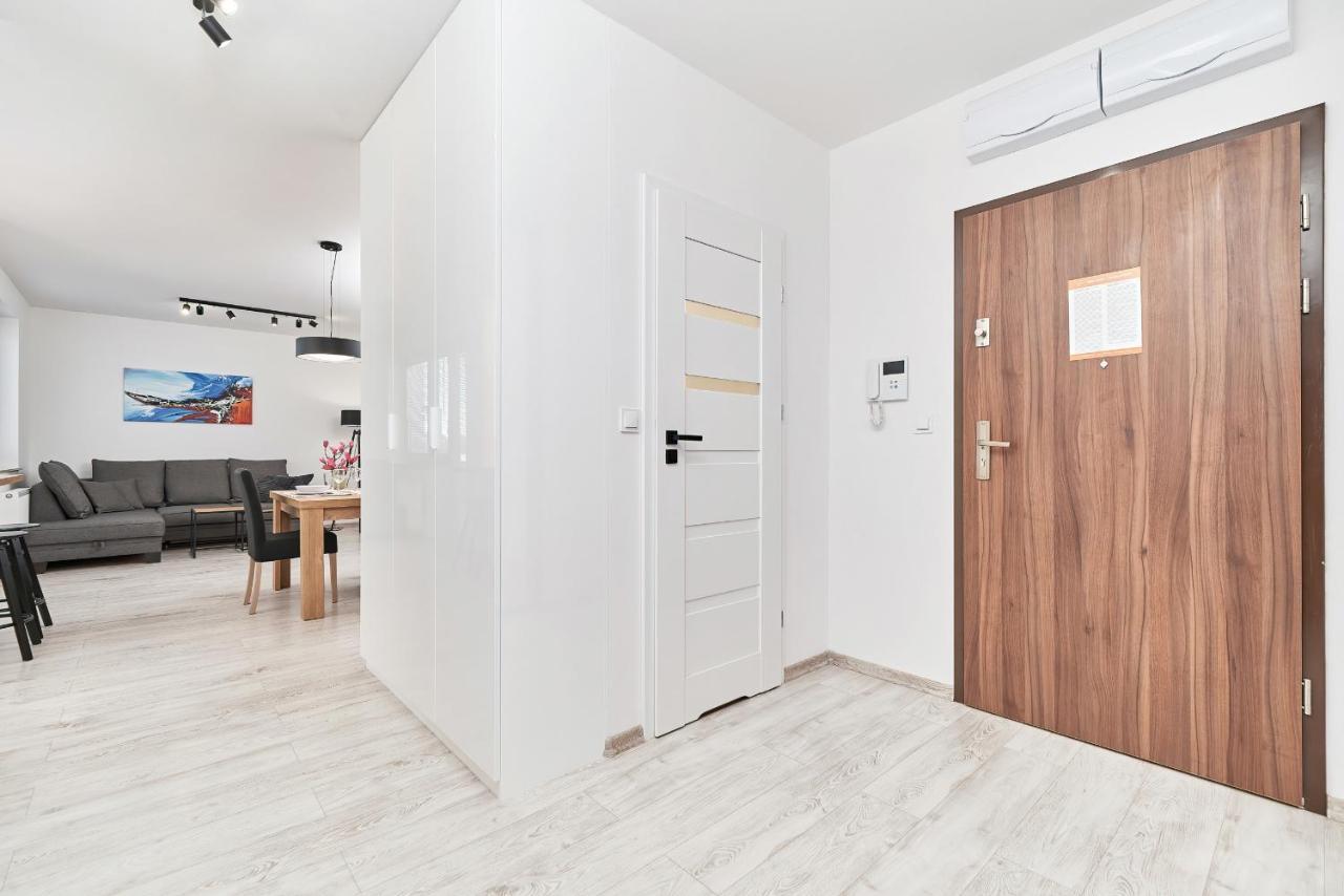 Exclusive Apartments Teczowa With Underground Parking By Noclegi Renters Wrocław Buitenkant foto