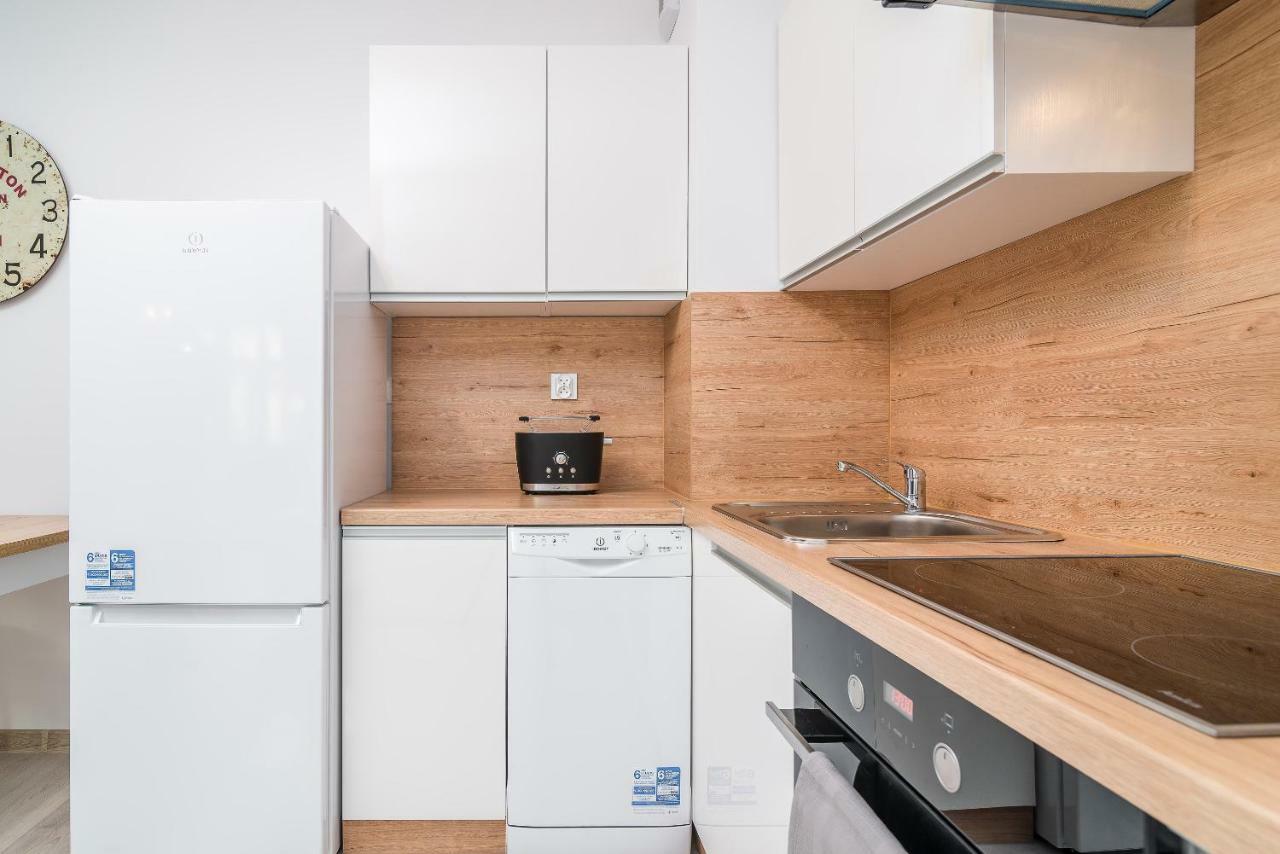 Exclusive Apartments Teczowa With Underground Parking By Noclegi Renters Wrocław Buitenkant foto