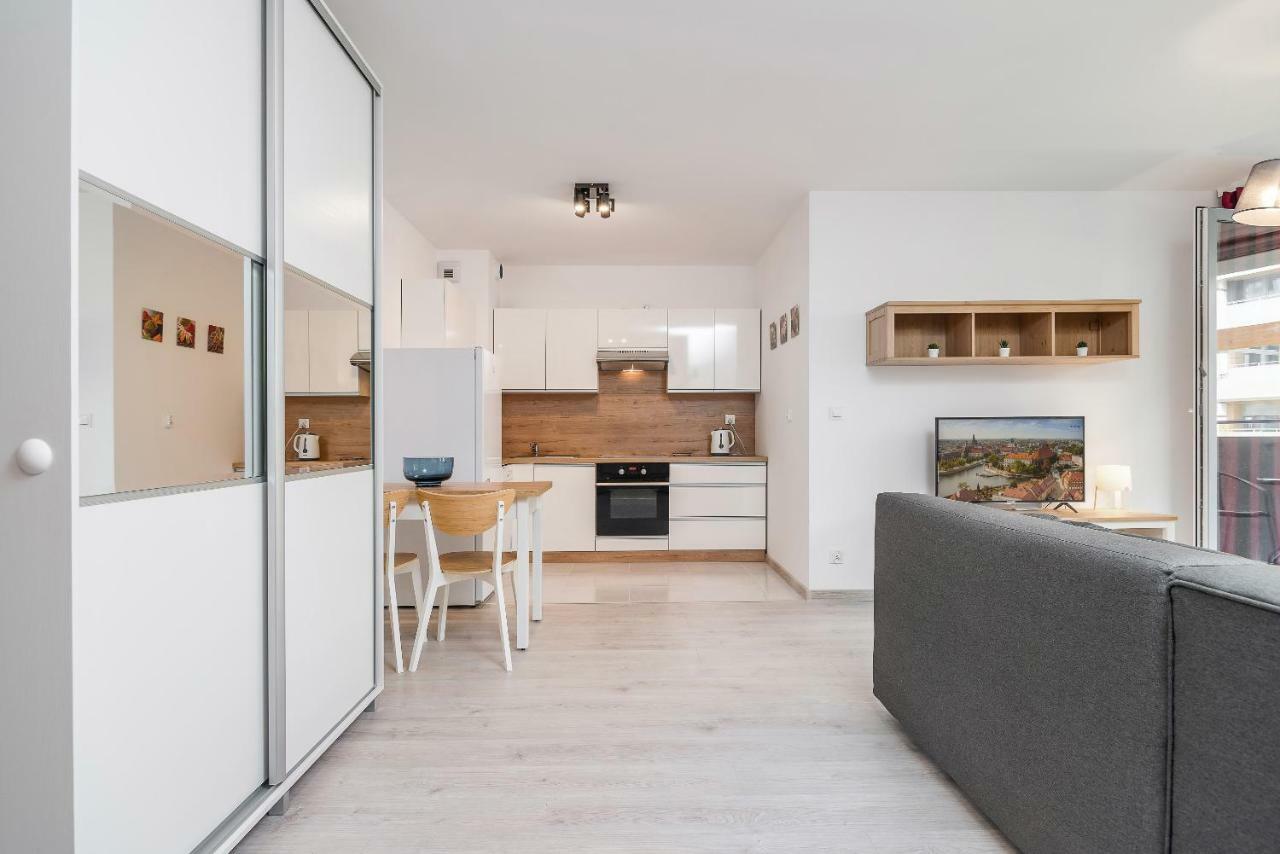 Exclusive Apartments Teczowa With Underground Parking By Noclegi Renters Wrocław Buitenkant foto