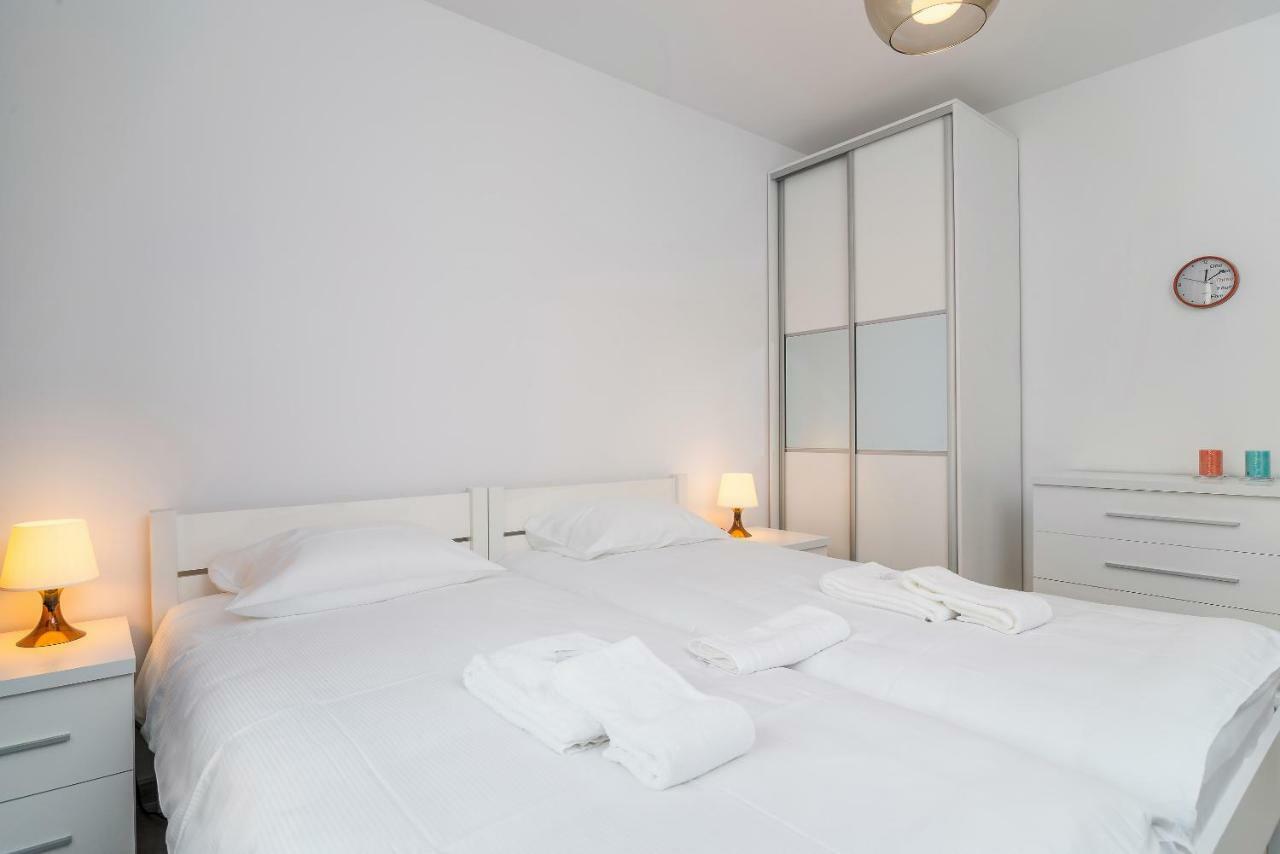Exclusive Apartments Teczowa With Underground Parking By Noclegi Renters Wrocław Buitenkant foto