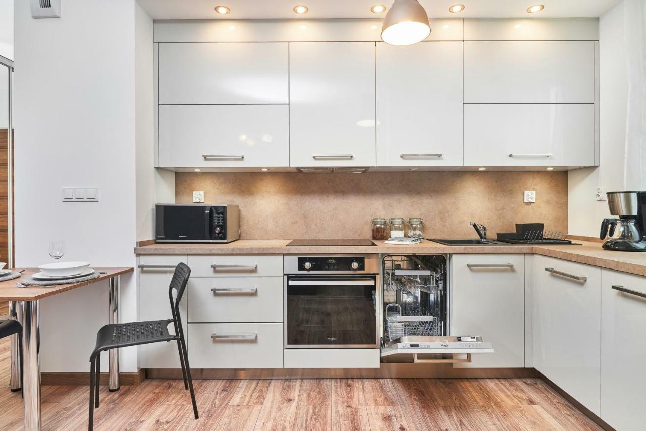 Exclusive Apartments Teczowa With Underground Parking By Noclegi Renters Wrocław Buitenkant foto