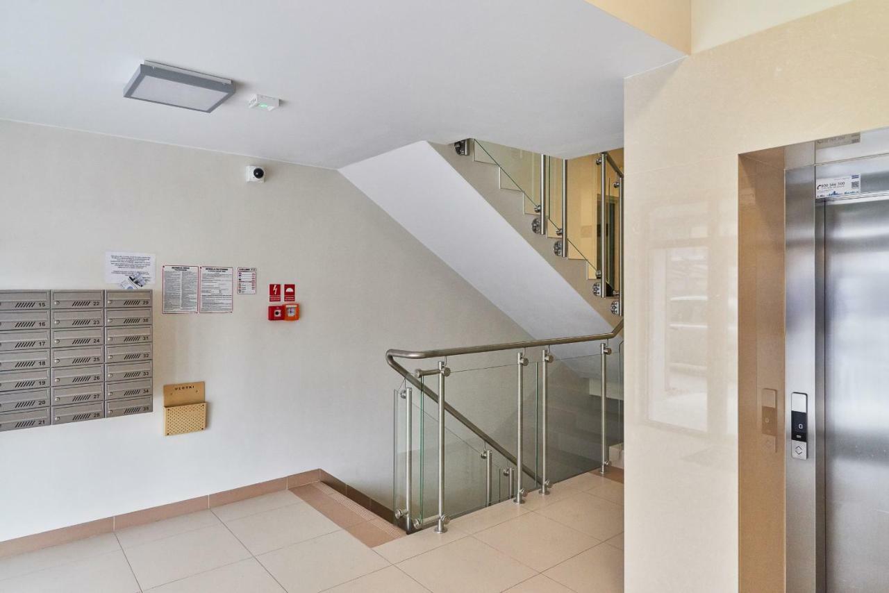 Exclusive Apartments Teczowa With Underground Parking By Noclegi Renters Wrocław Buitenkant foto